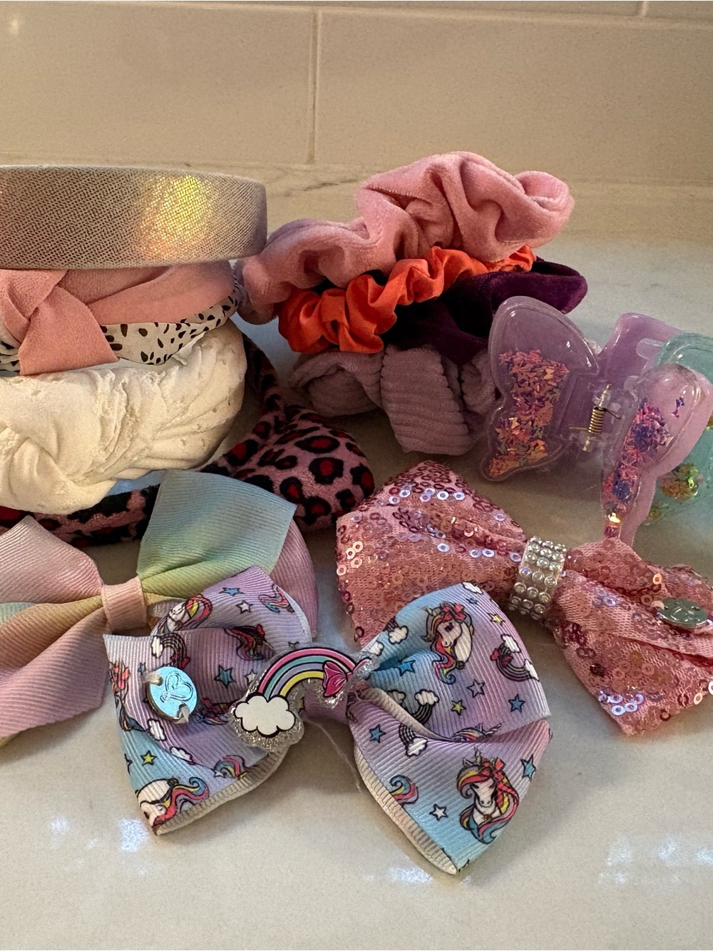 Girls accessory bundle: Bows, Clips, Scrunchies & Headbands